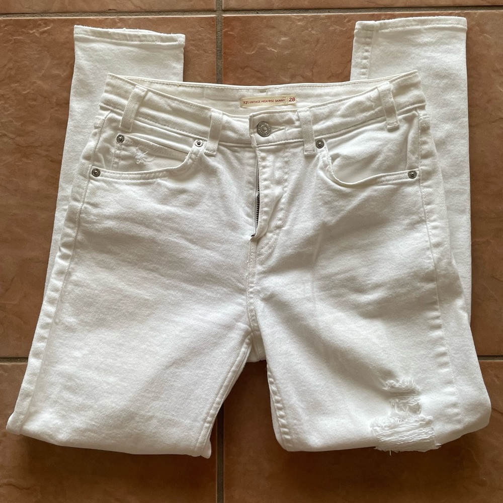 White Levi’s 721 Vintage High Rise Skinny Jeans - Picture 3 of 11